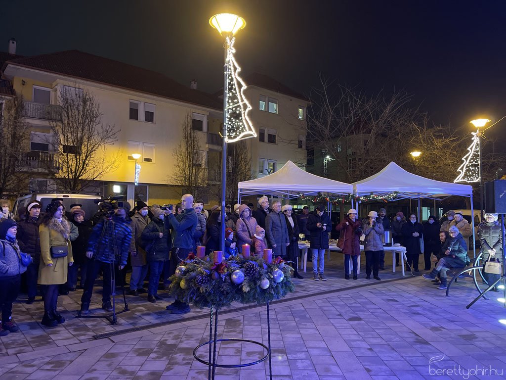 Fellobbant a szeretet lángja 32